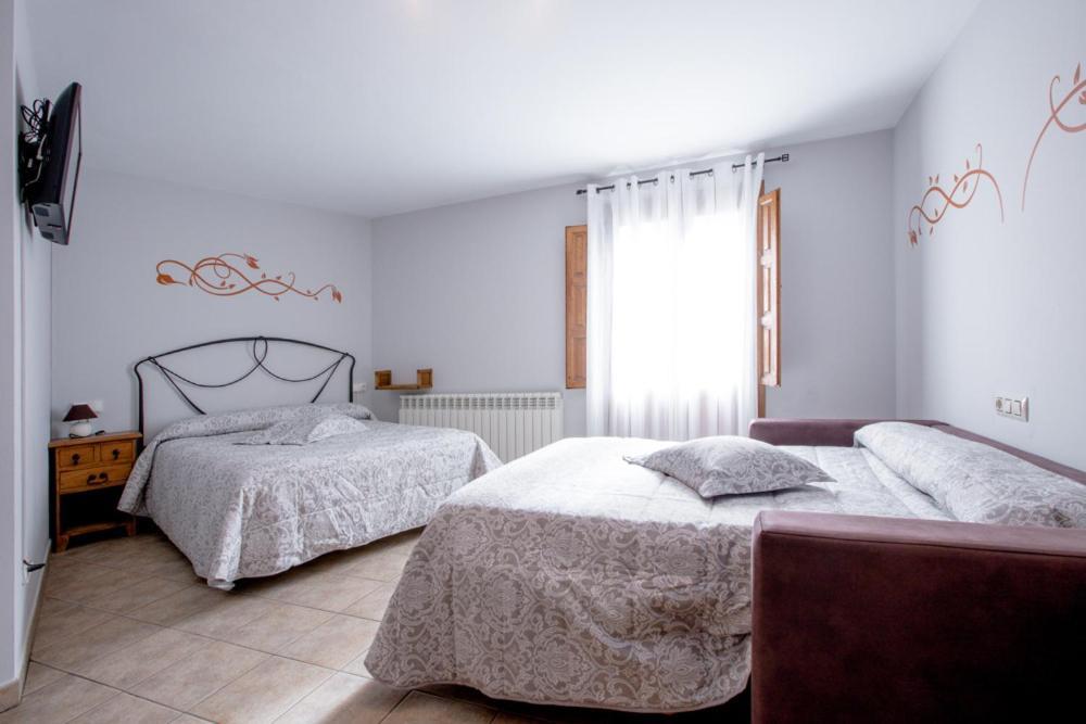 Hostal Antiguo Hospital Linares de Mora Exteriér fotografie